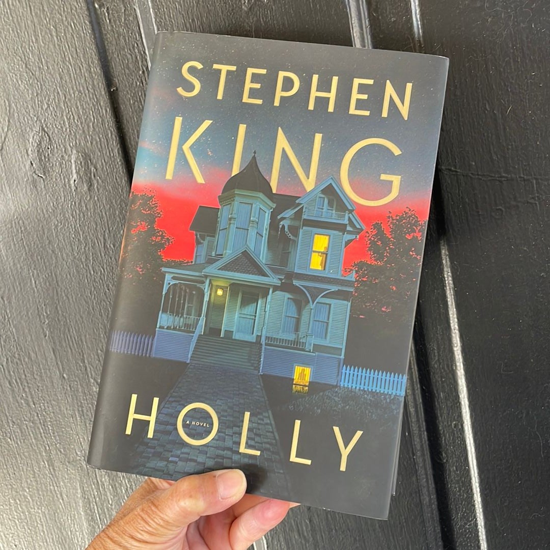  Holly: 9781668016138: King, Stephen: Books
