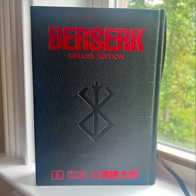 Berserk Deluxe Volume 8