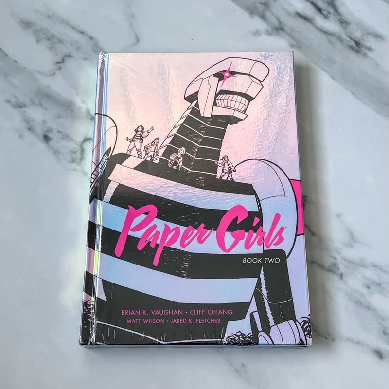 Paper Girls Deluxe Edition Volume 2