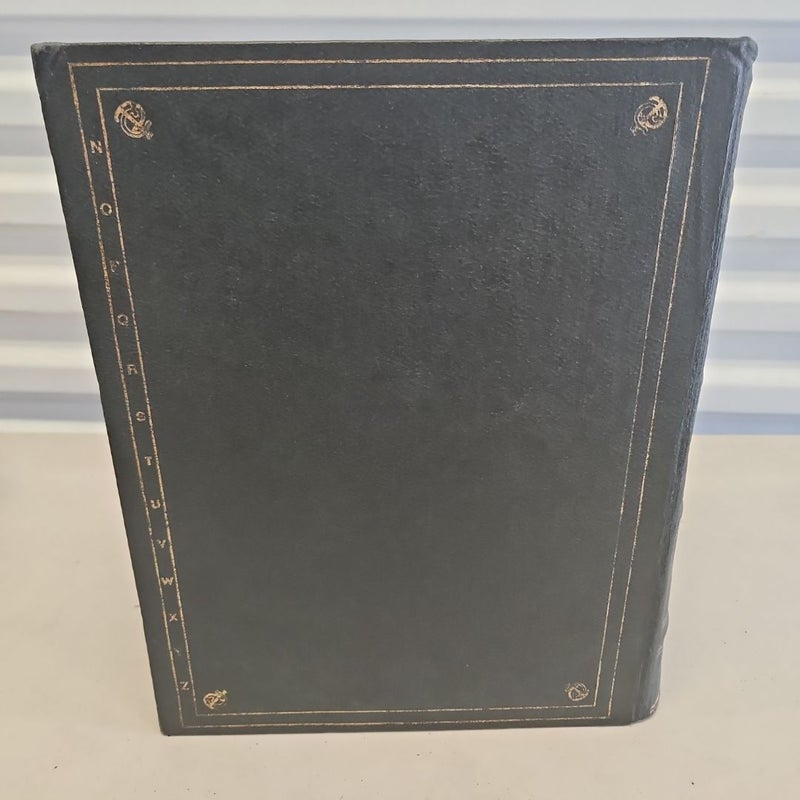 Webster's Collegiate Disctionary with Chinese Translation (1923 Edition)(PB064)