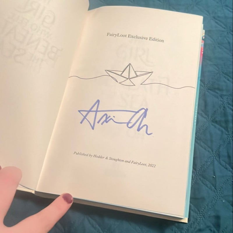 The Girl Who Fell Beneath The Sea *SIGNED Fairyloot Special Edition* & Throw Pillowcase