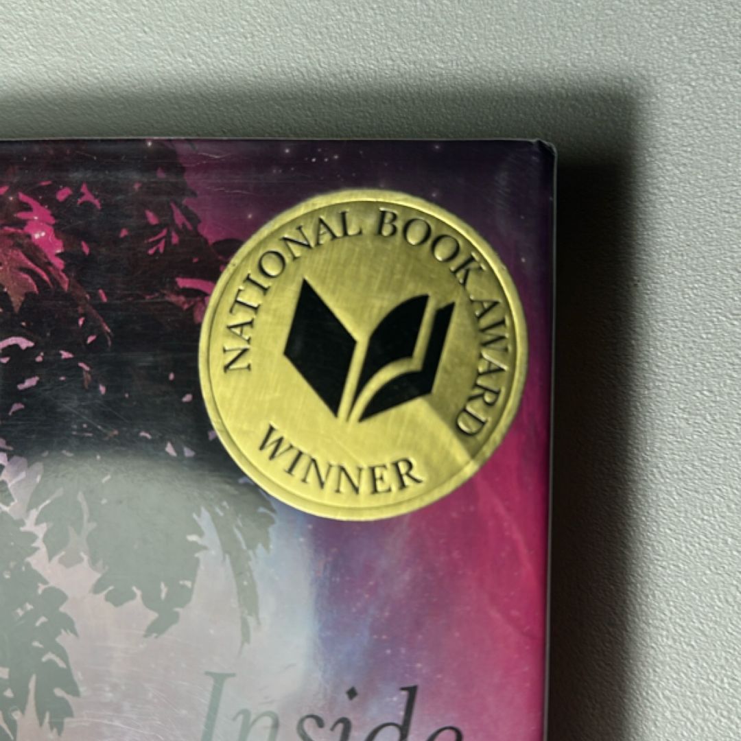 Inside Out and Back Again by Thanhhà Lai, Hardcover | Pangobooks