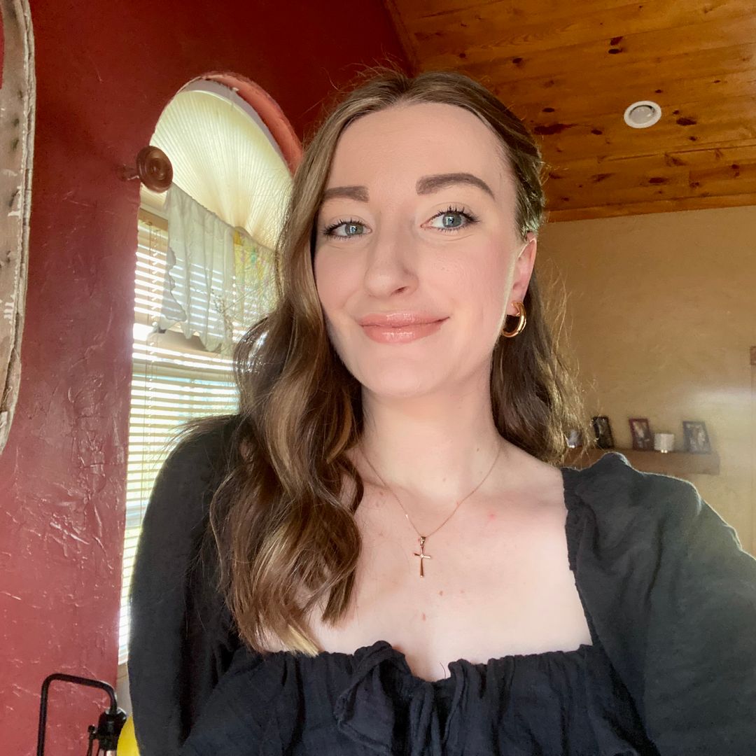 Carter’s Bookshelf - Alexxa