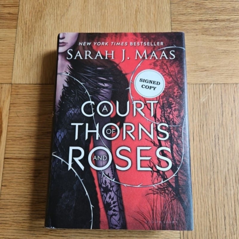 SIGNED FIRST EDITION A Court of Thorns and Roses