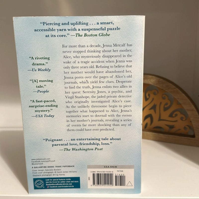 Leaving Time (with Bonus Novella Larger Than Life)
