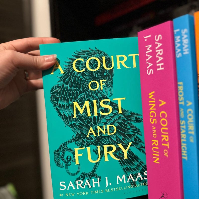 A Court of Thorns and Roses Set