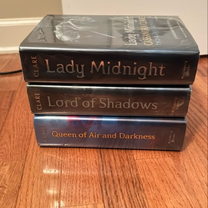 Lady Midnight, Lord of shadows, Queen of Air and Darkness