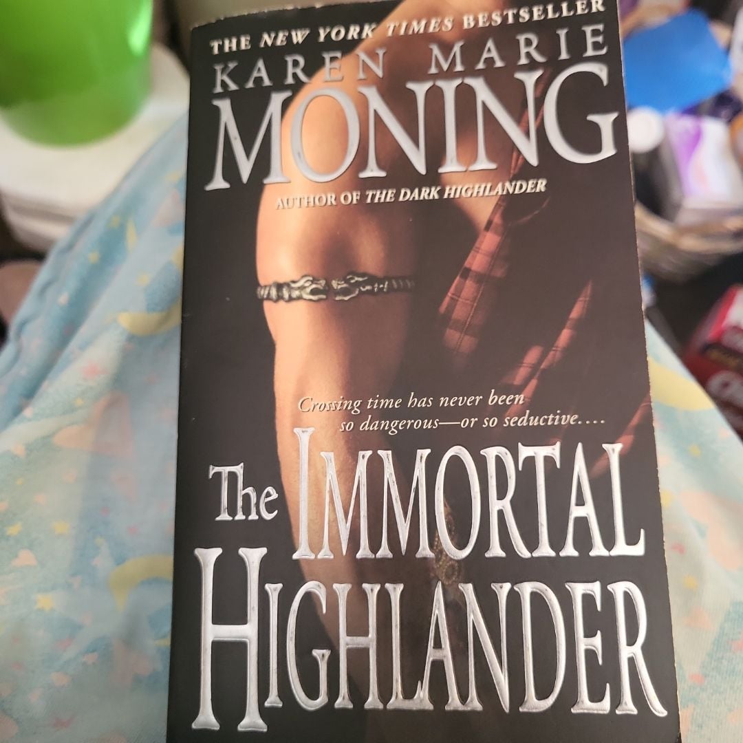 The Immortal Highlander by Karen Marie Moning, Paperback | Pangobooks