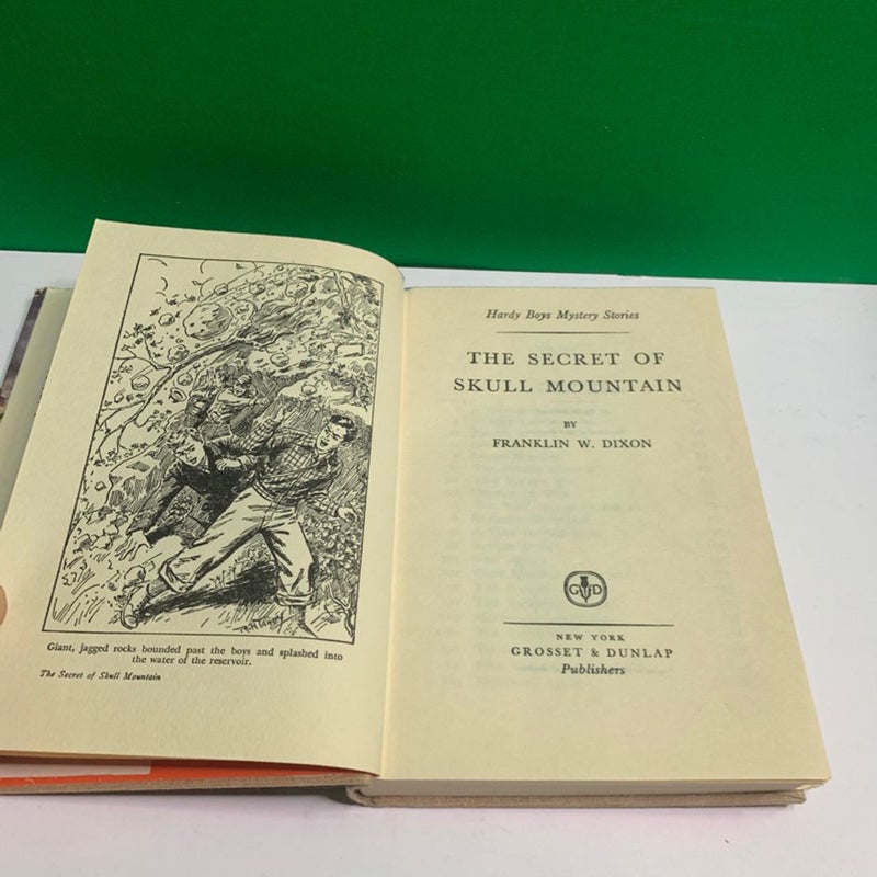 Hardy Boys Mystery Stories THE SECRET OF SKULL MOUNTAIN Franklin W. Dixon 1948 
