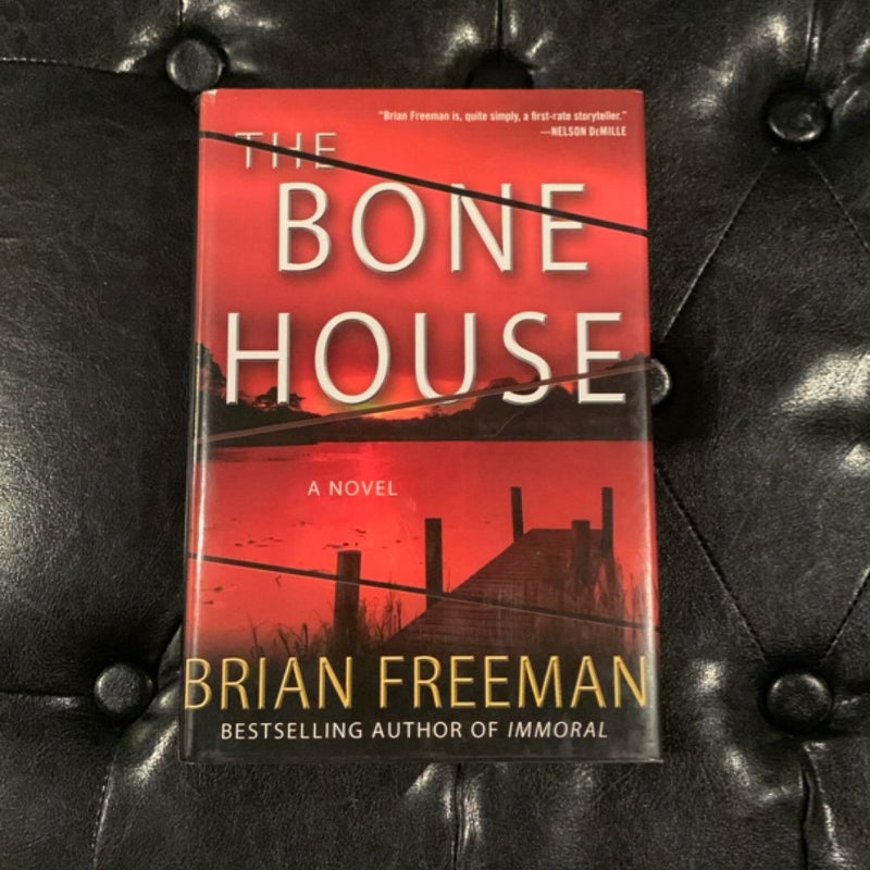 The Bone House (Large Print Edition)