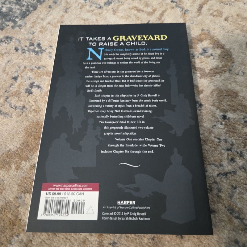 The Graveyard Book Graphic Novel: Volume 1