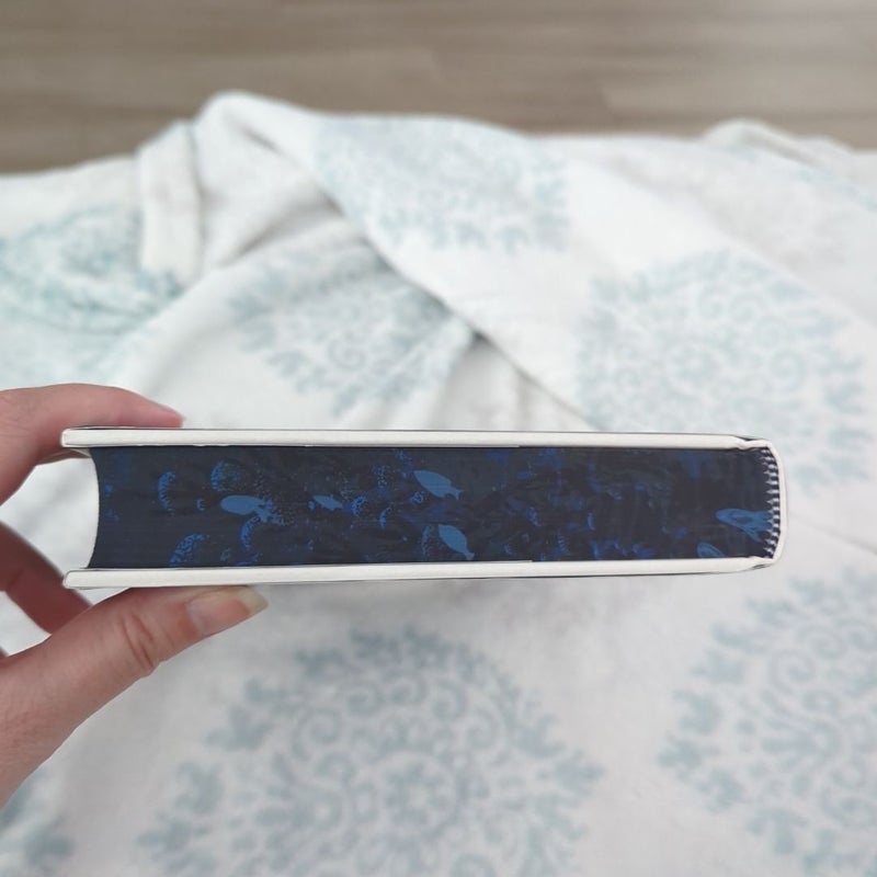 SIGNED ILLUMICRATE A Dark And Drowning Tide 