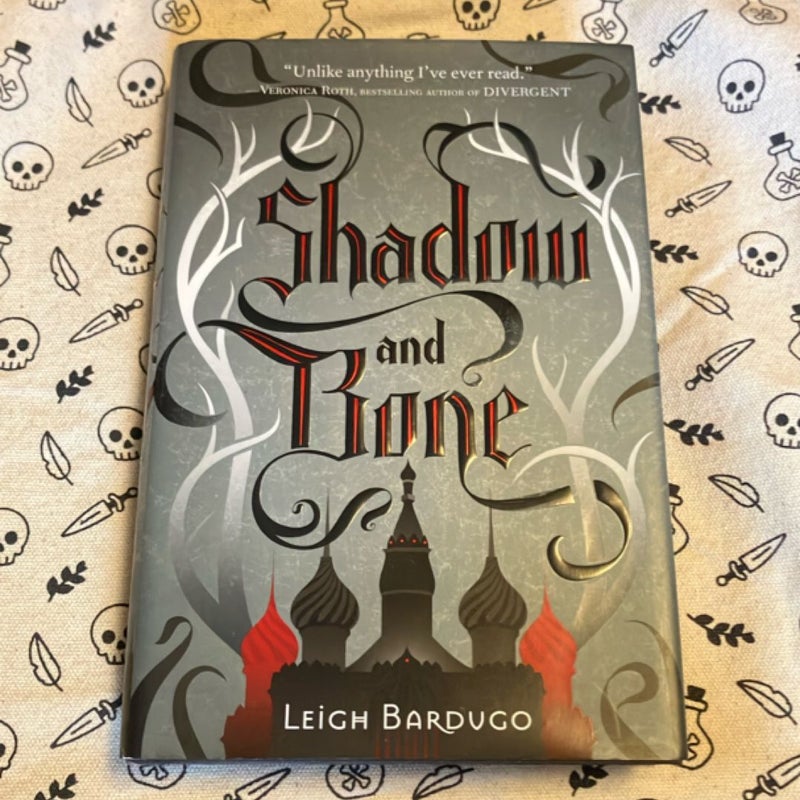 Shadow and Bone * Original Cover *
