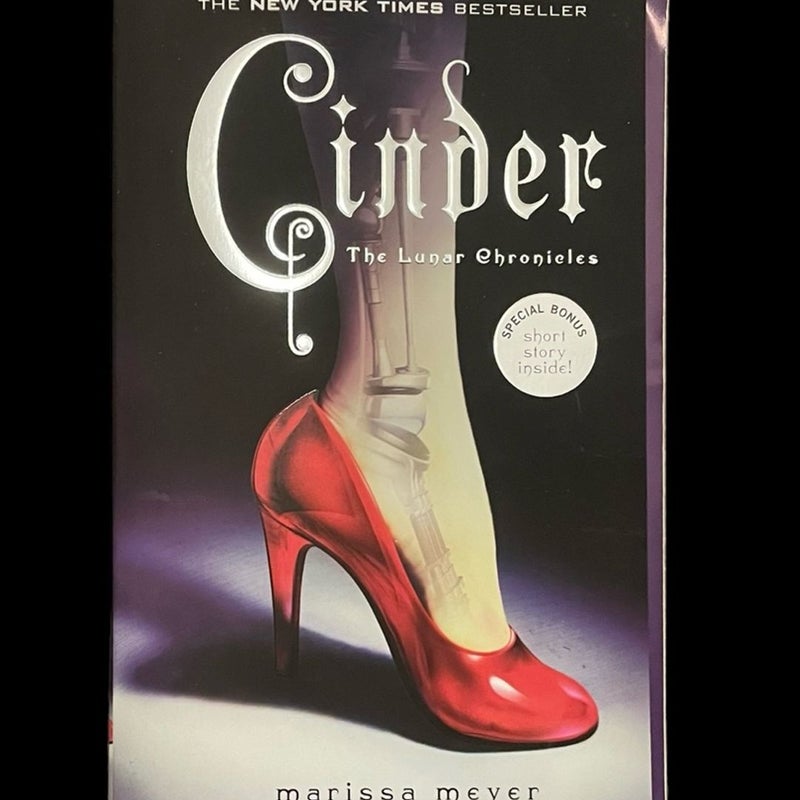 Cinder - The Lunar Chronicles (Book Club Edition)