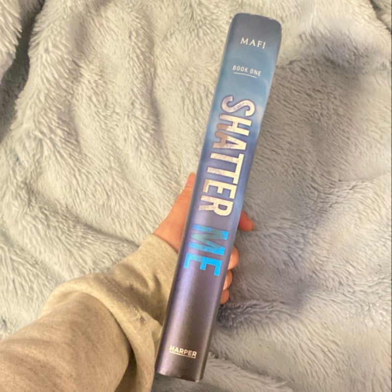 Shatter Me Collector's Deluxe Limited Edition