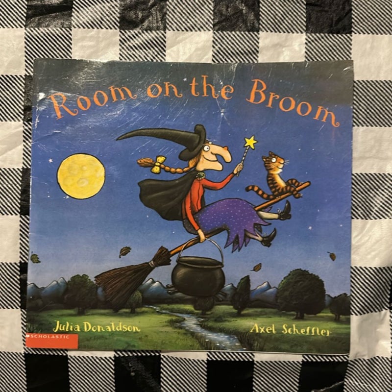 Kids Halloween, Spooky Book Bundle