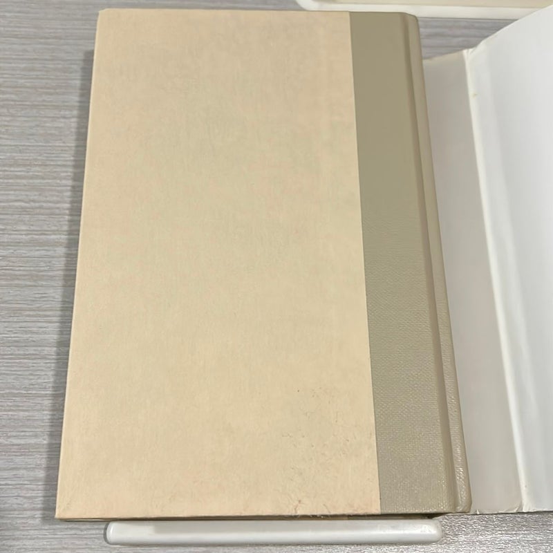 Shanna (Avon First Edition 1977) HC