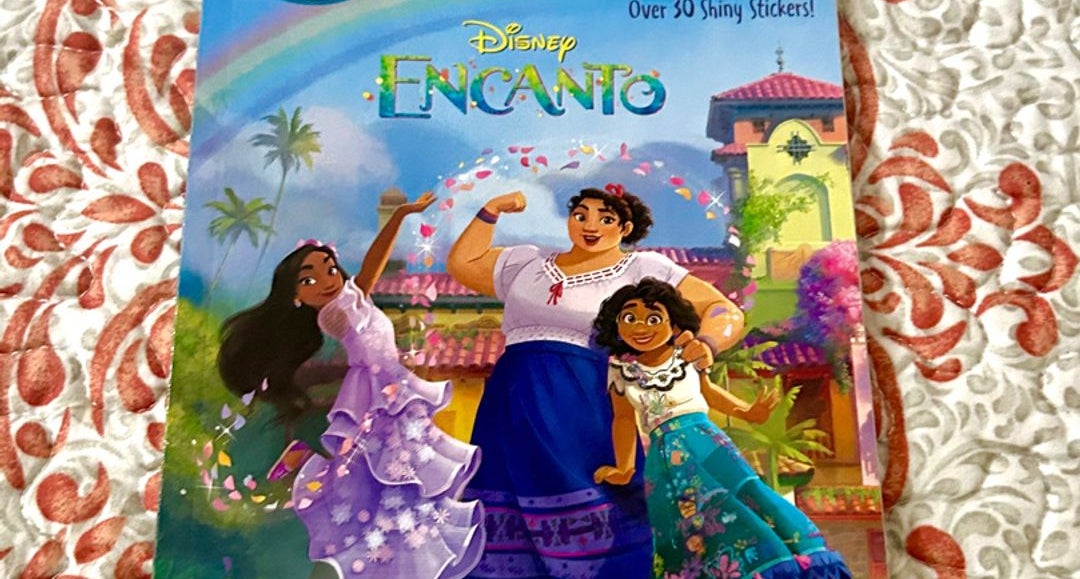 Family Is Everything (Disney Encanto) by Luz M. Mack: 9780736442374