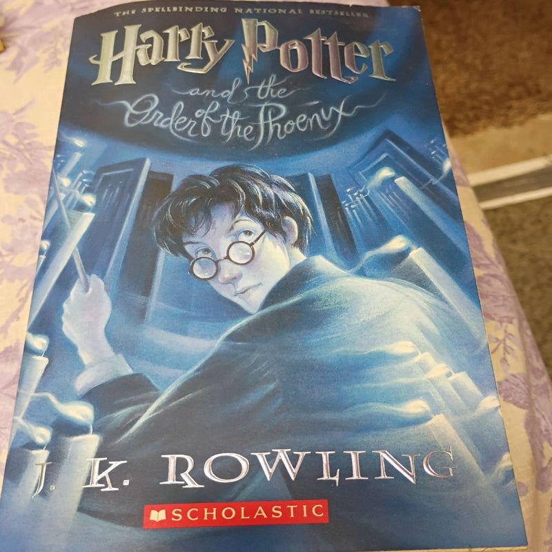 Harry Potter and the Order of the Phoenix (Harry Potter, Book 5)
