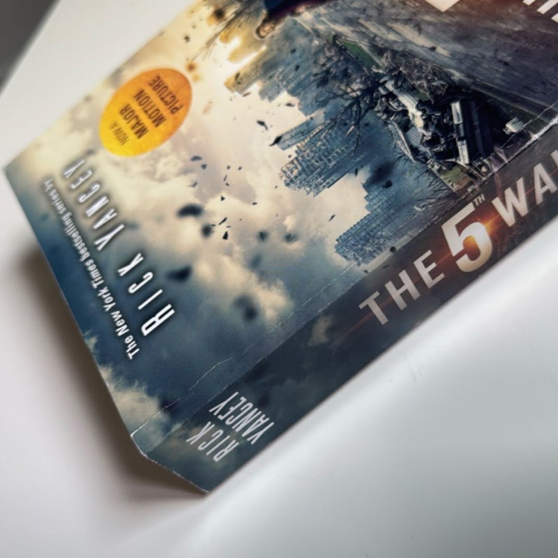 The 5th Wave (Movie Tie-In)