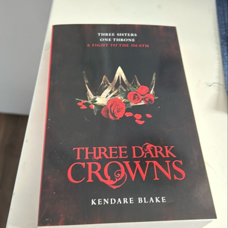 Three Dark Crowns: Three Dark Crowns Book 1