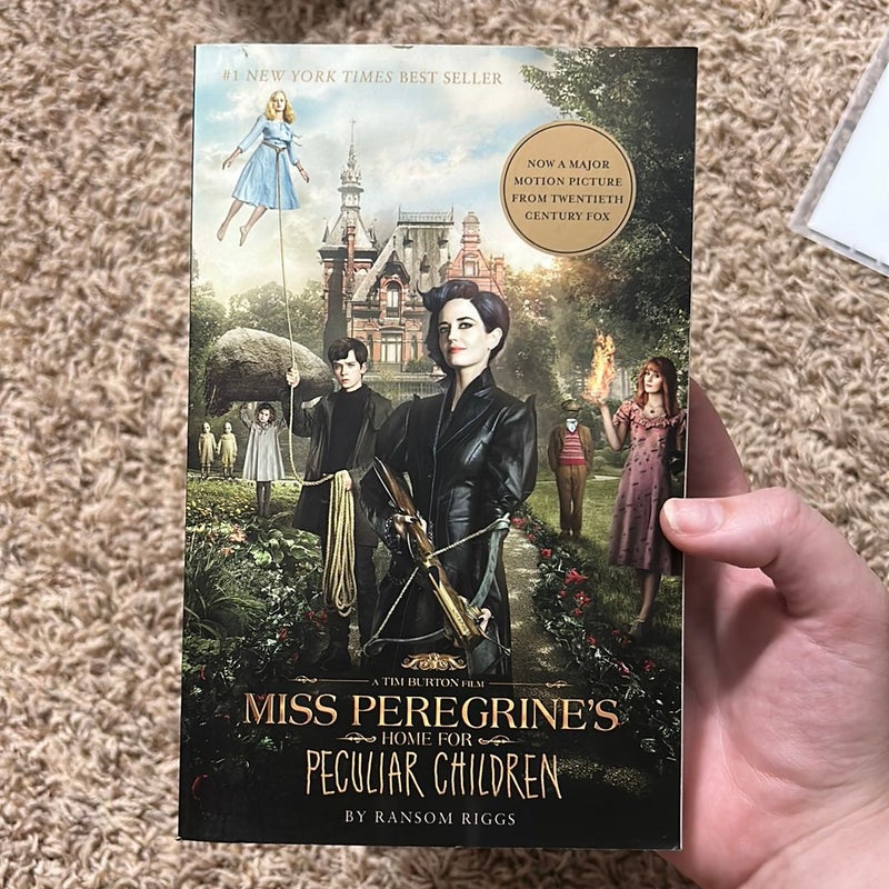 Miss Peregrine's Home for Peculiar Children (Movie Tie-In Edition)