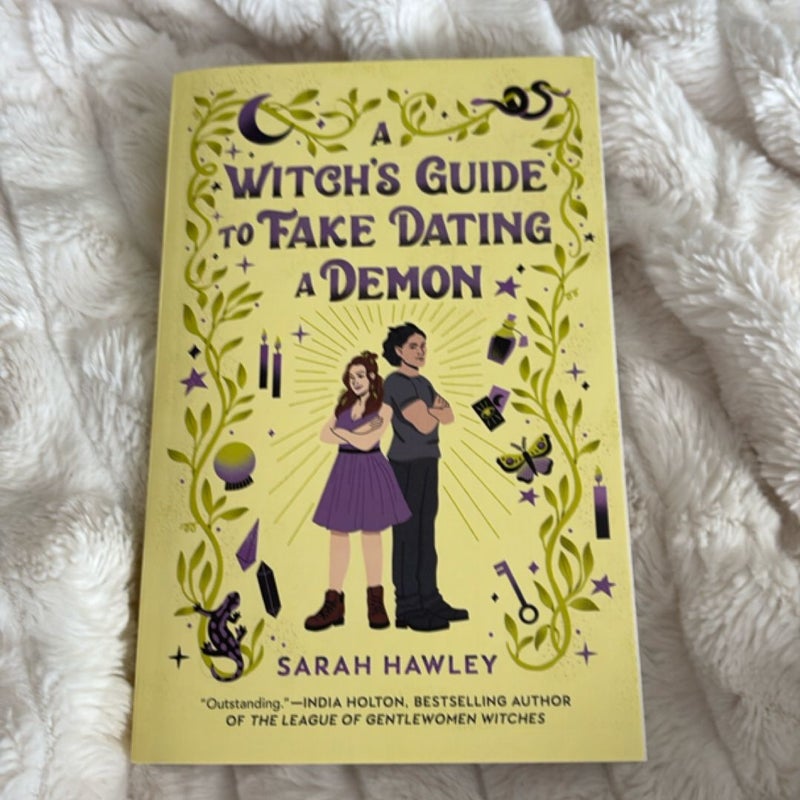 A Witch's Guide to Fake Dating a Demon