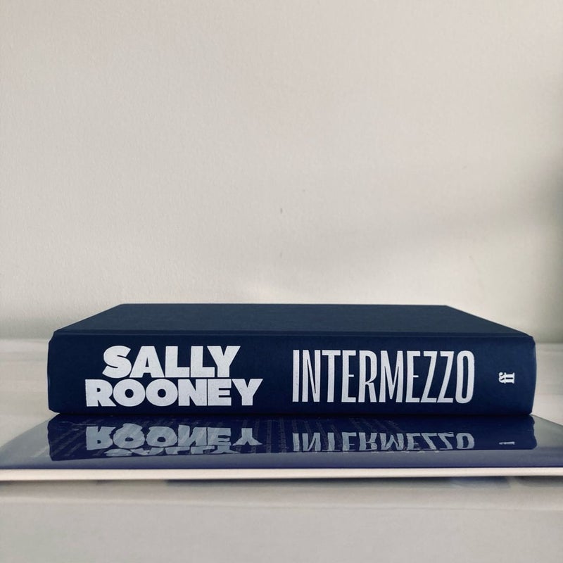 Intermezzo SIGNED Waterstones Exclusive Sold Out Edition w/ Bonus Short Story