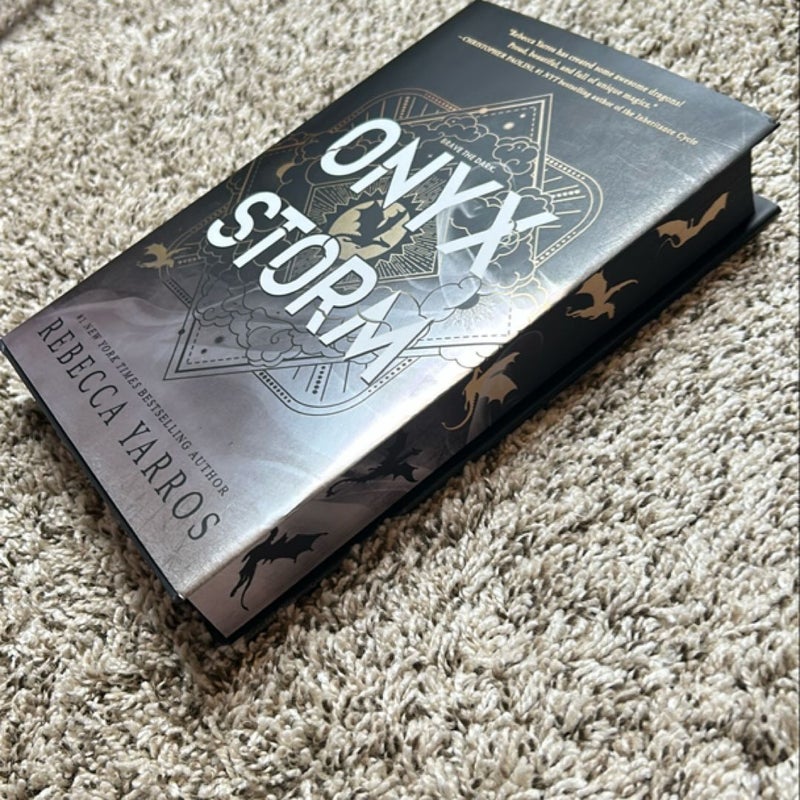 Onyx Storm (Deluxe First Edition)