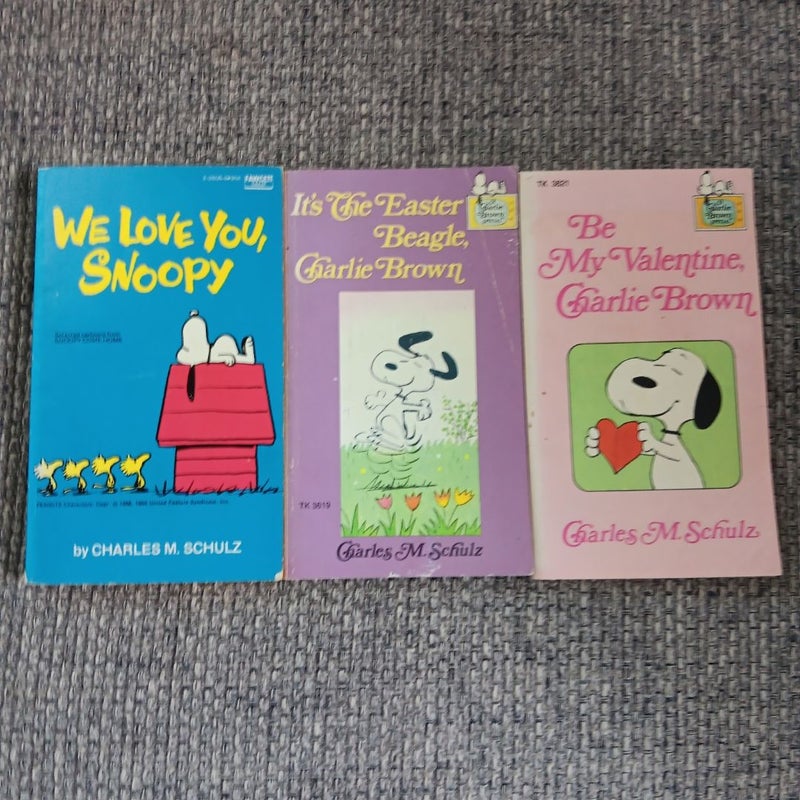 3 Vintage Assorted Peanuts Books