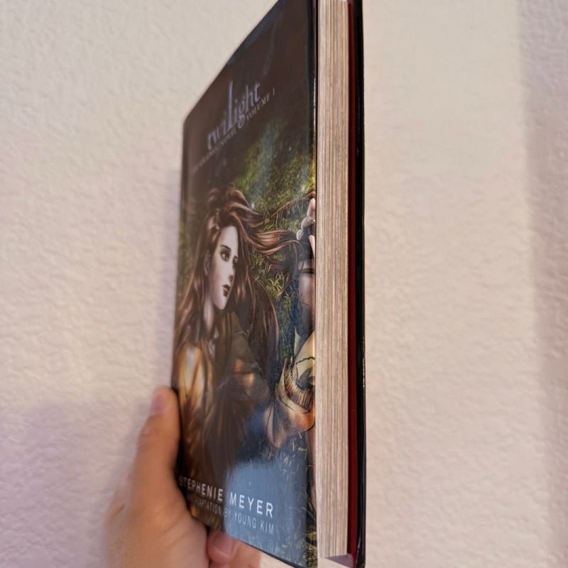 Twilight- Graphic Novel VOL. 1