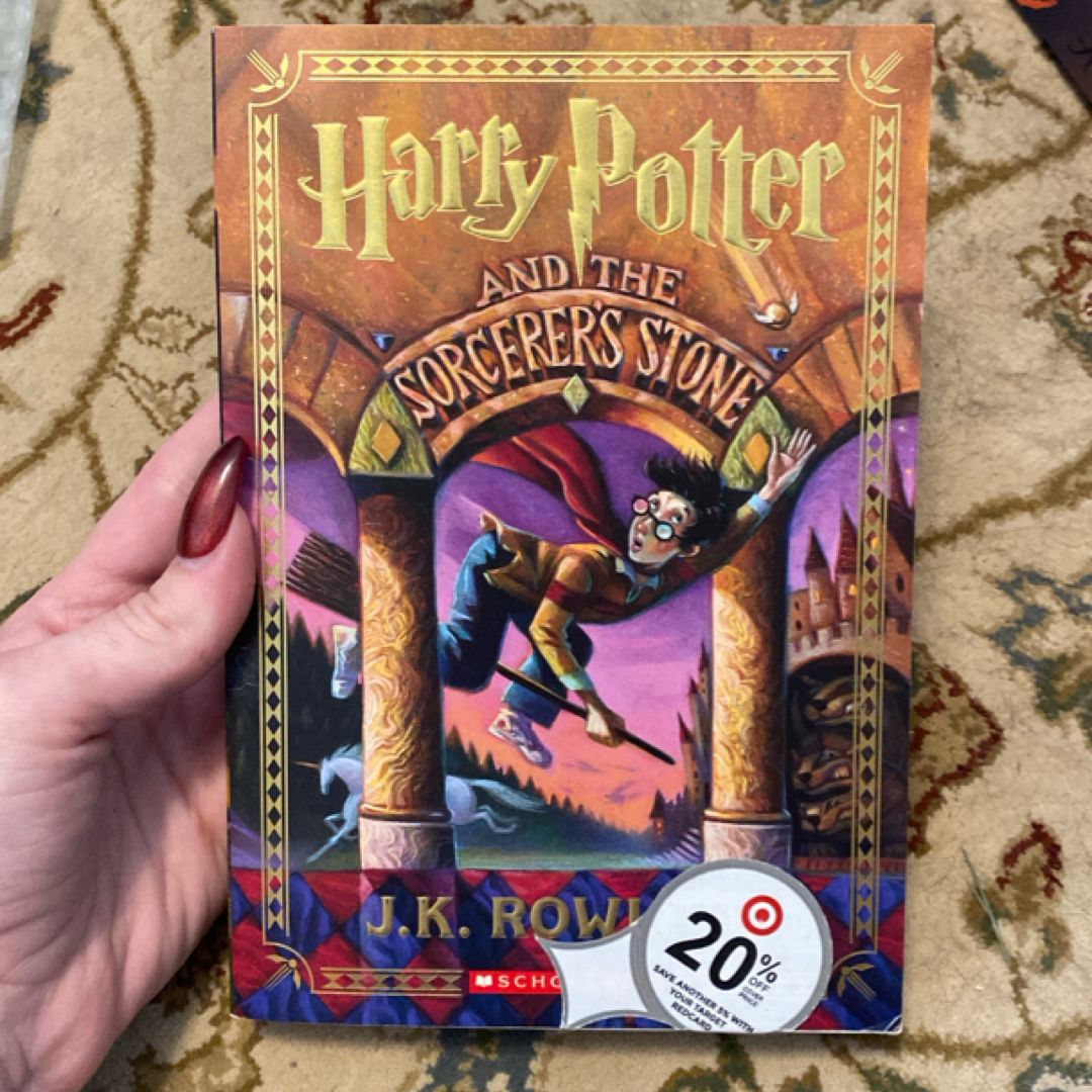 Harry Potter and the Sorcerer's Stone (Harry Potter, Book 1)