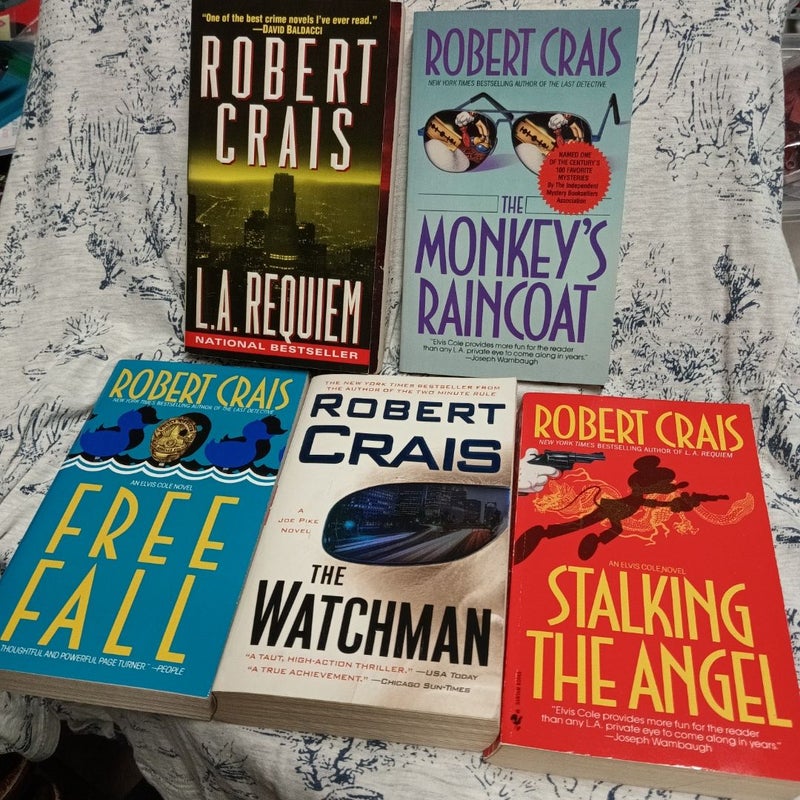 Lot 5 Robert Crais books