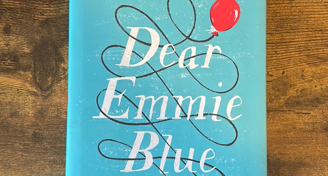 Dear Emmie Blue by Lia Louis, Hardcover