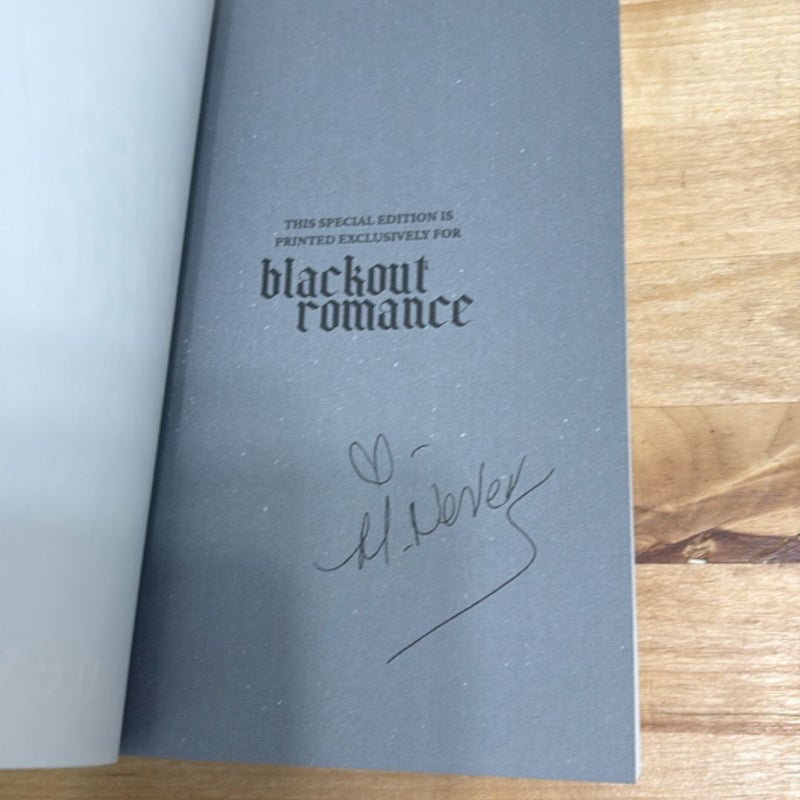 Slashes in the Snow - Blackout Romance Special Edition