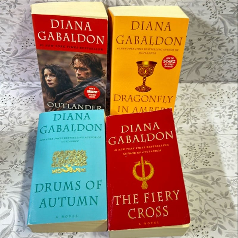 Outlander Series 4 Mass Market Bundle