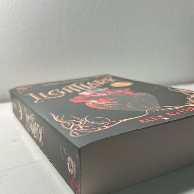 Lightlark (the Lightlark Saga Book 1)