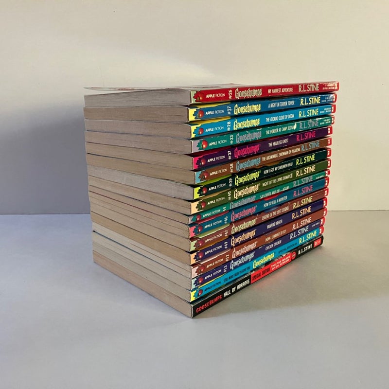 Lot of 16 Goosebumps books, 14 First Prints