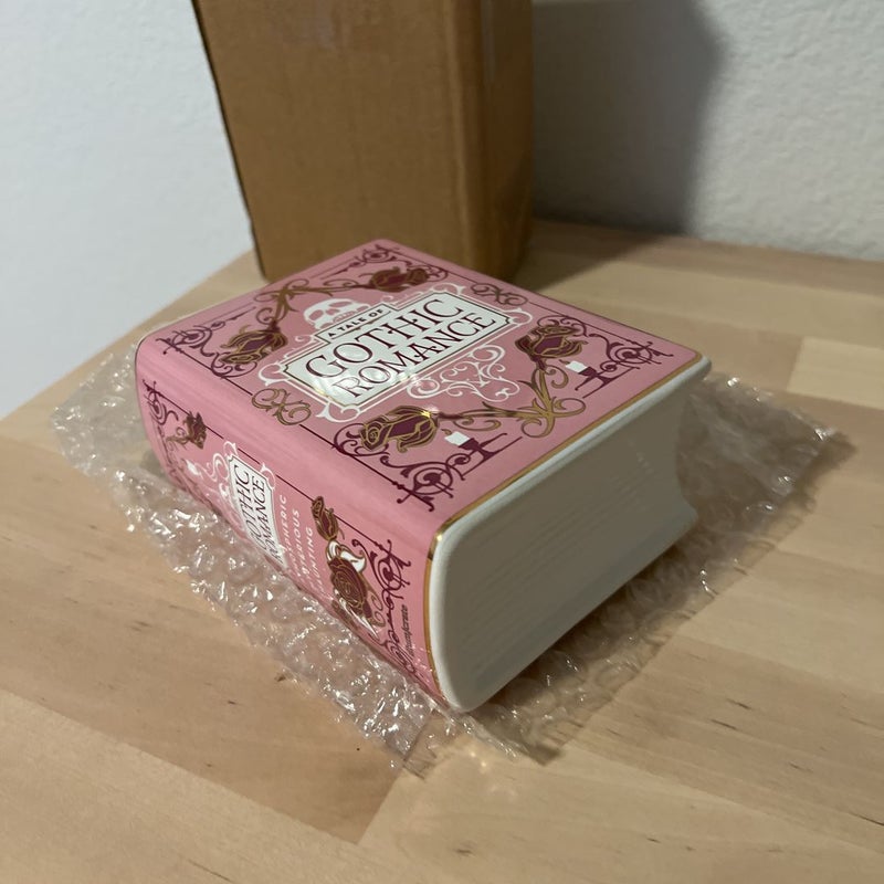 Gothic romance Illumicrate book pot