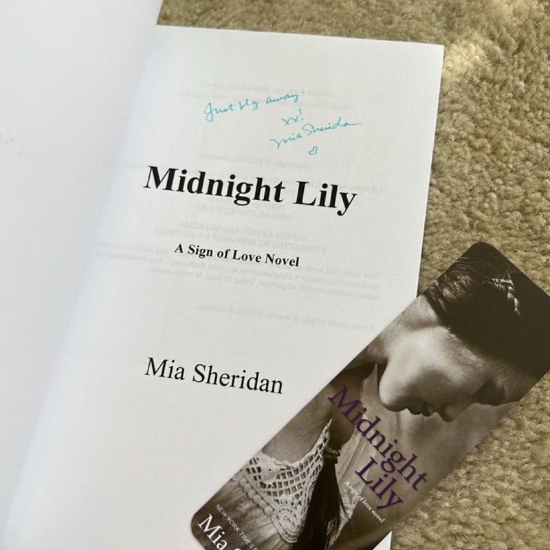 New SIGNED Midnight Lily by Mia Sheridan Paperback