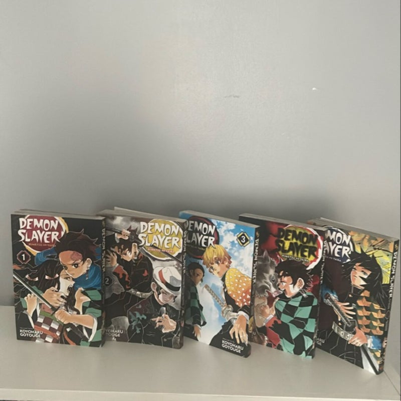 Demon Slayer: Kimetsu No Yaiba Vol. 1-5