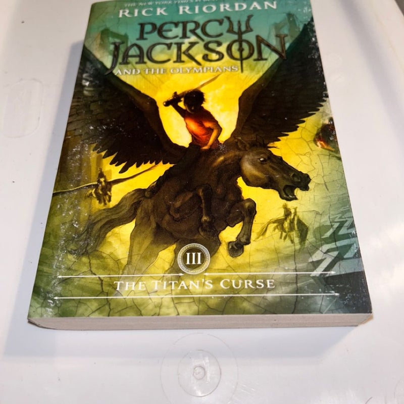 Percy Jackson and the Olympians, Book Three the Titan's Curse (Percy Jackson and the Olympians, Book Three)