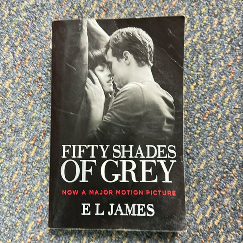 Fifty Shades of Grey (Movie Tie-In Edition)