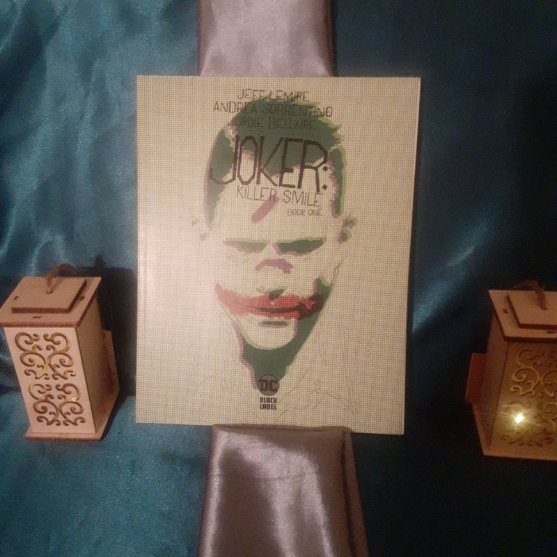 DC Comics JOKER: KILLER SMILE Volume 1, Jeff Lemire, Sorrentino. Over sized Black Label comic.  Good shape. =0