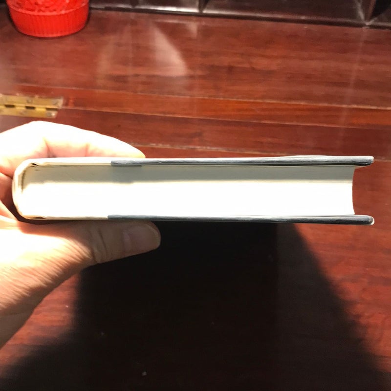 First edition * Everything I Never Told You