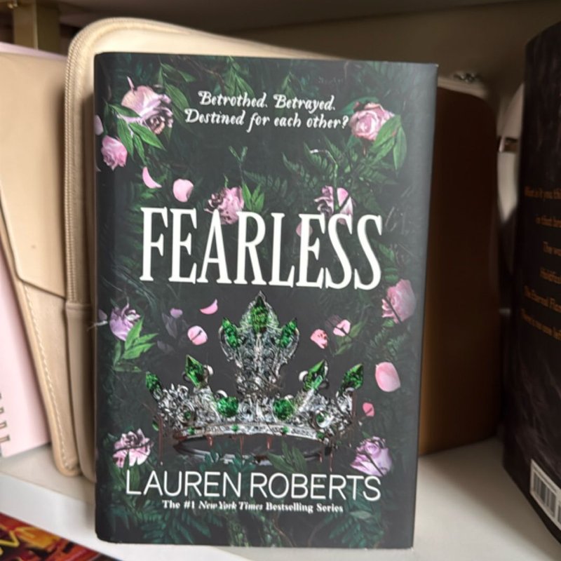 Fearless by Lauren Roberts, Hardcover | Pangobooks