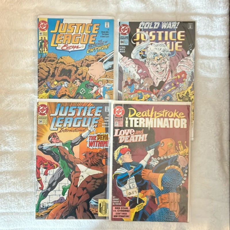 1990’s DC Comic Books (Lot of 4)