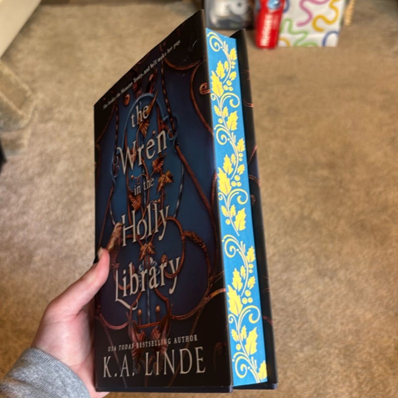 The Wren in the Holly Library (Deluxe Limited Edition)