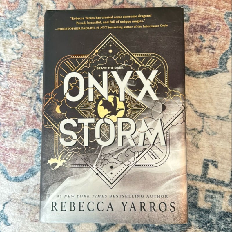 Onyx Storm (Standard Edition)
