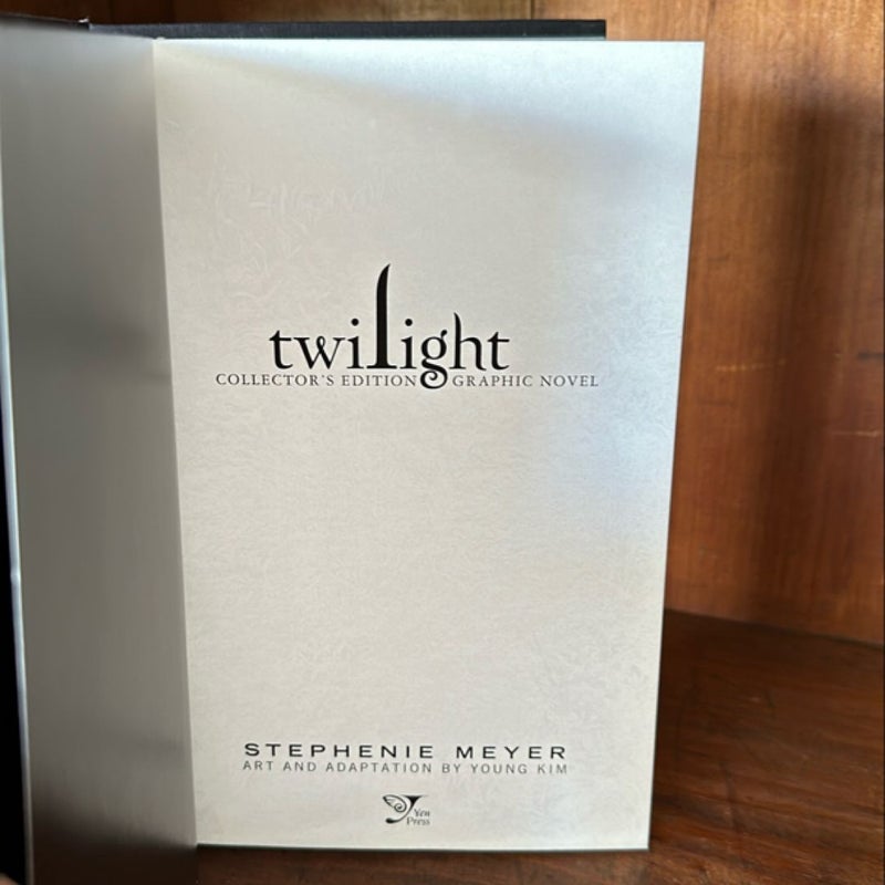 Twilight: the Graphic Novel Collector's Edition